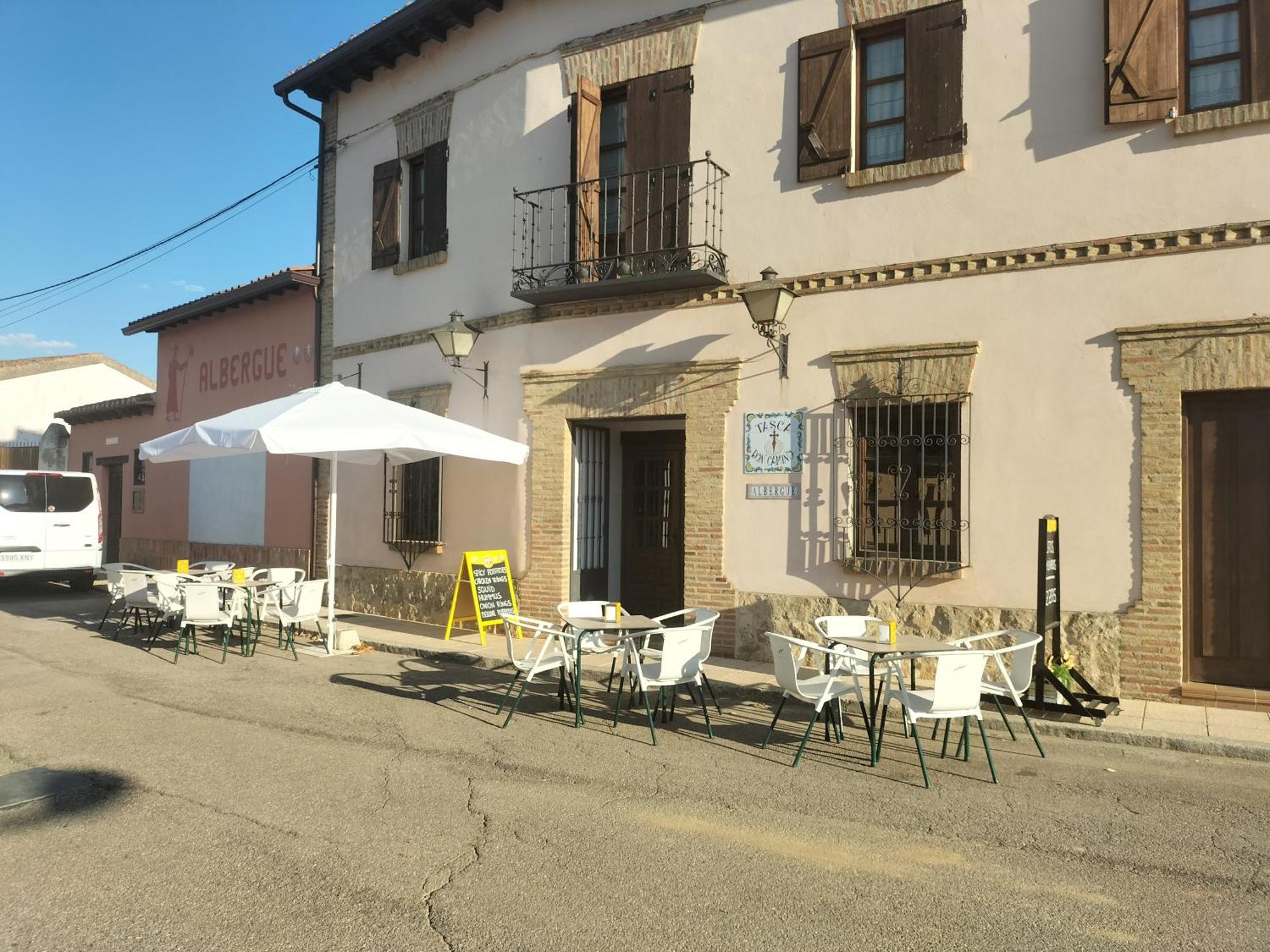Villalcázar de Sirga Don Camino Low Cost מראה חיצוני תמונה